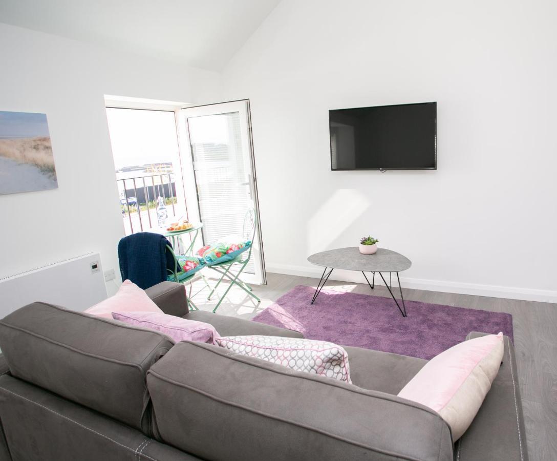 107 Eglinton Street *